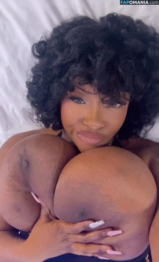 https: / novabaeethestarr Nud OnlyFans  Fotografie scursă #3