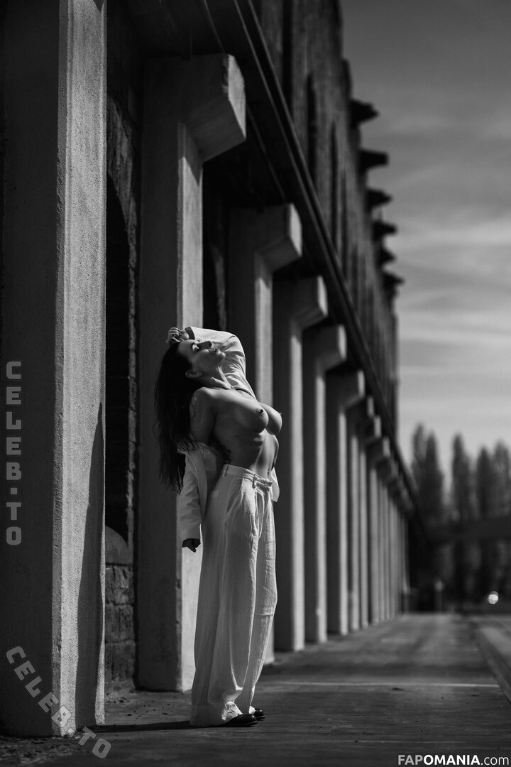 Nude In Public Nud OnlyFans  Fotografie scursă #35