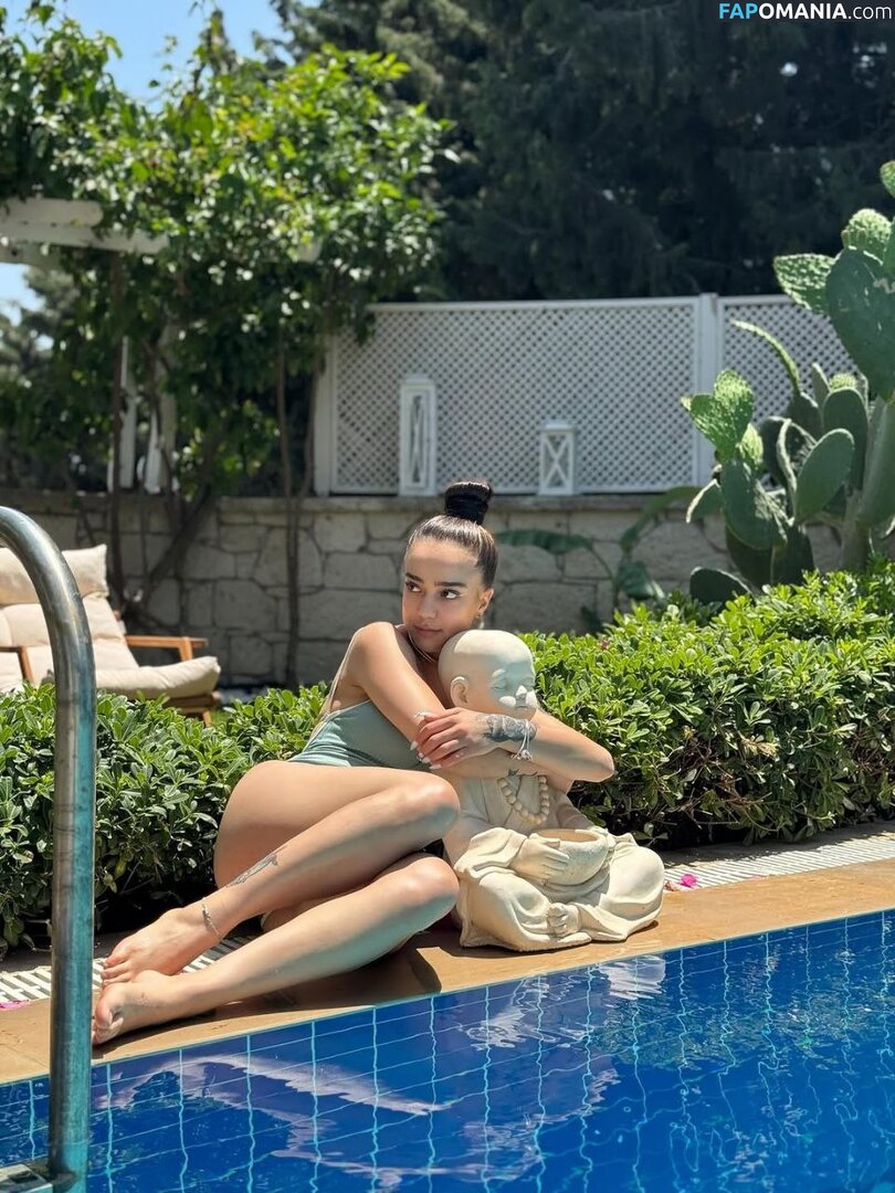 Nurseli Aksoy / https: / punknurseli Nud OnlyFans  Fotografie scursă #8