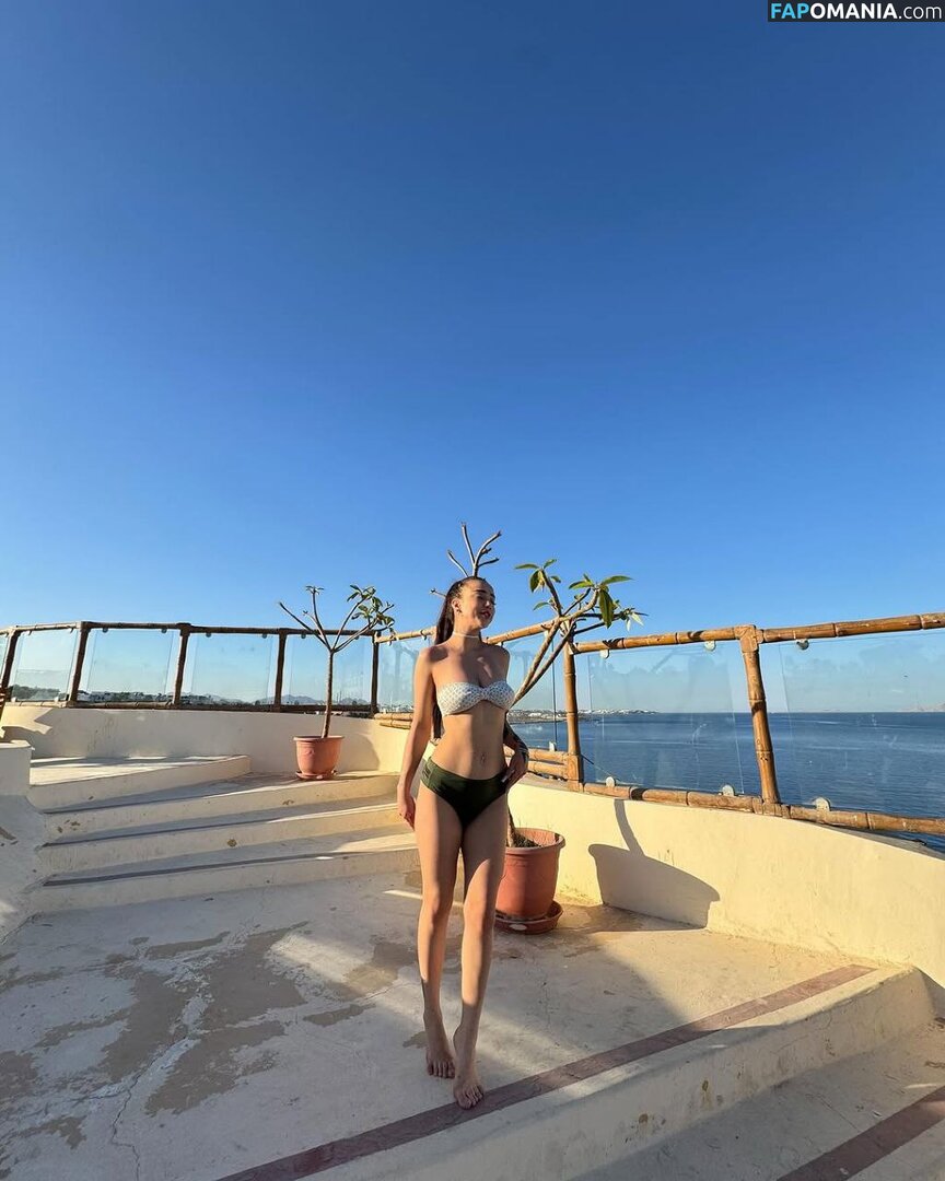 Nurseli Aksoy / https: / punknurseli Nud OnlyFans  Fotografie scursă #9