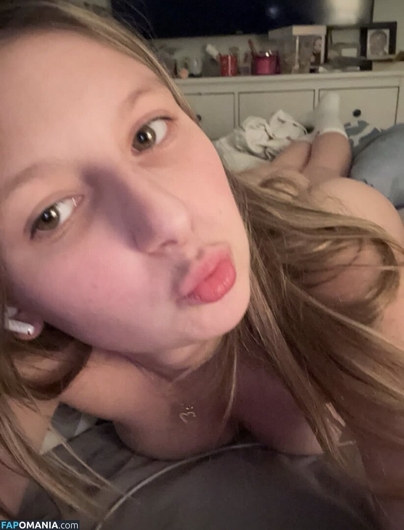 Oceanne Bergeron / https: / oceane_bergeron / oceannexoxo / ocebergeron / ocebergeron... Nud OnlyFans  Fotografie scursă #4