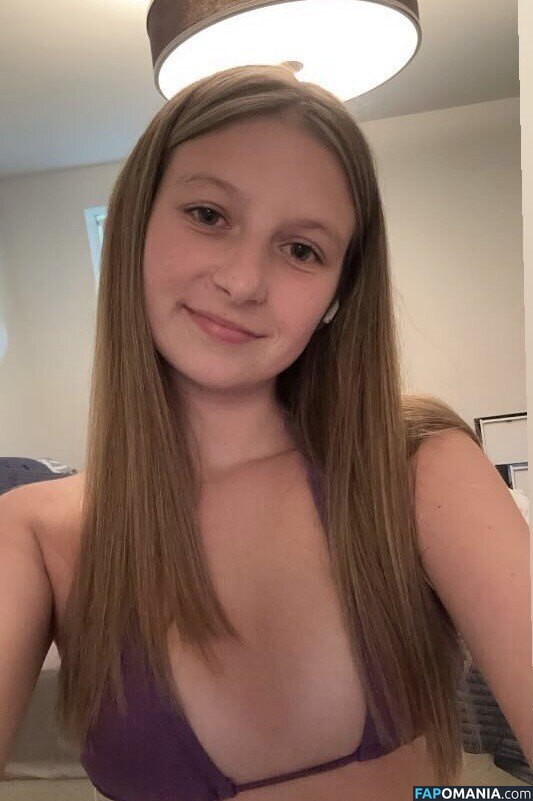 Oceanne Bergeron / https: / oceane_bergeron / oceannexoxo / ocebergeron / ocebergeron... Nud OnlyFans  Fotografie scursă #19
