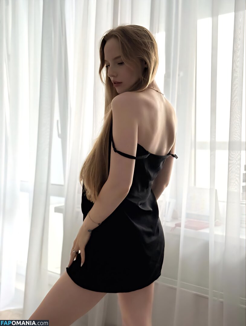 Oksana Neveselaya / https: / o_neveselaya / ok_neveselayaa / theoksanarose Nud OnlyFans  Fotografie scursă #43