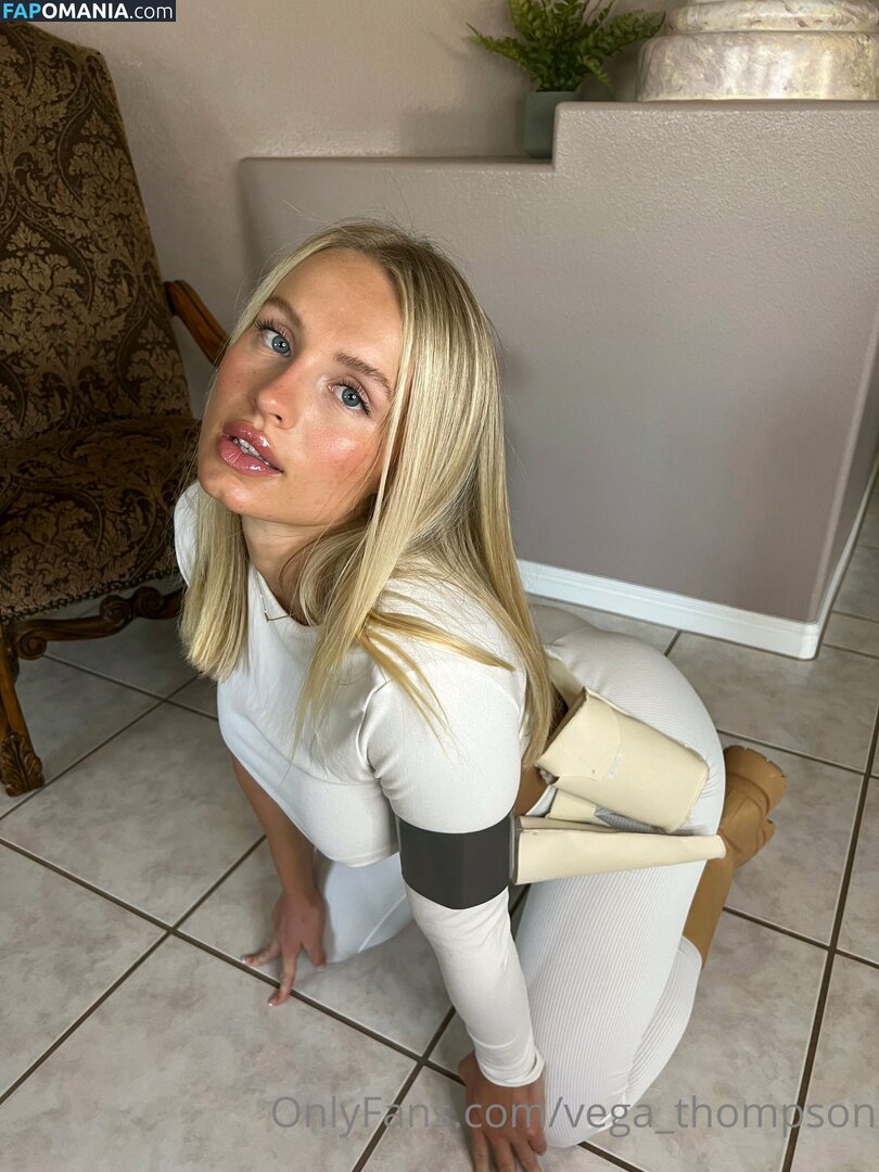 Padme Cosplay Nud OnlyFans  Fotografie scursă #65