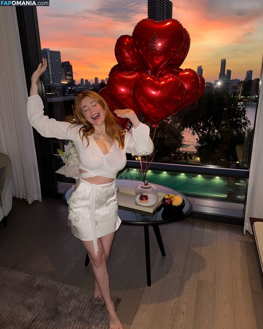Palina Rojinski / PalinaRojinski / https: / palinski Nud OnlyFans  Fotografie scursă #14