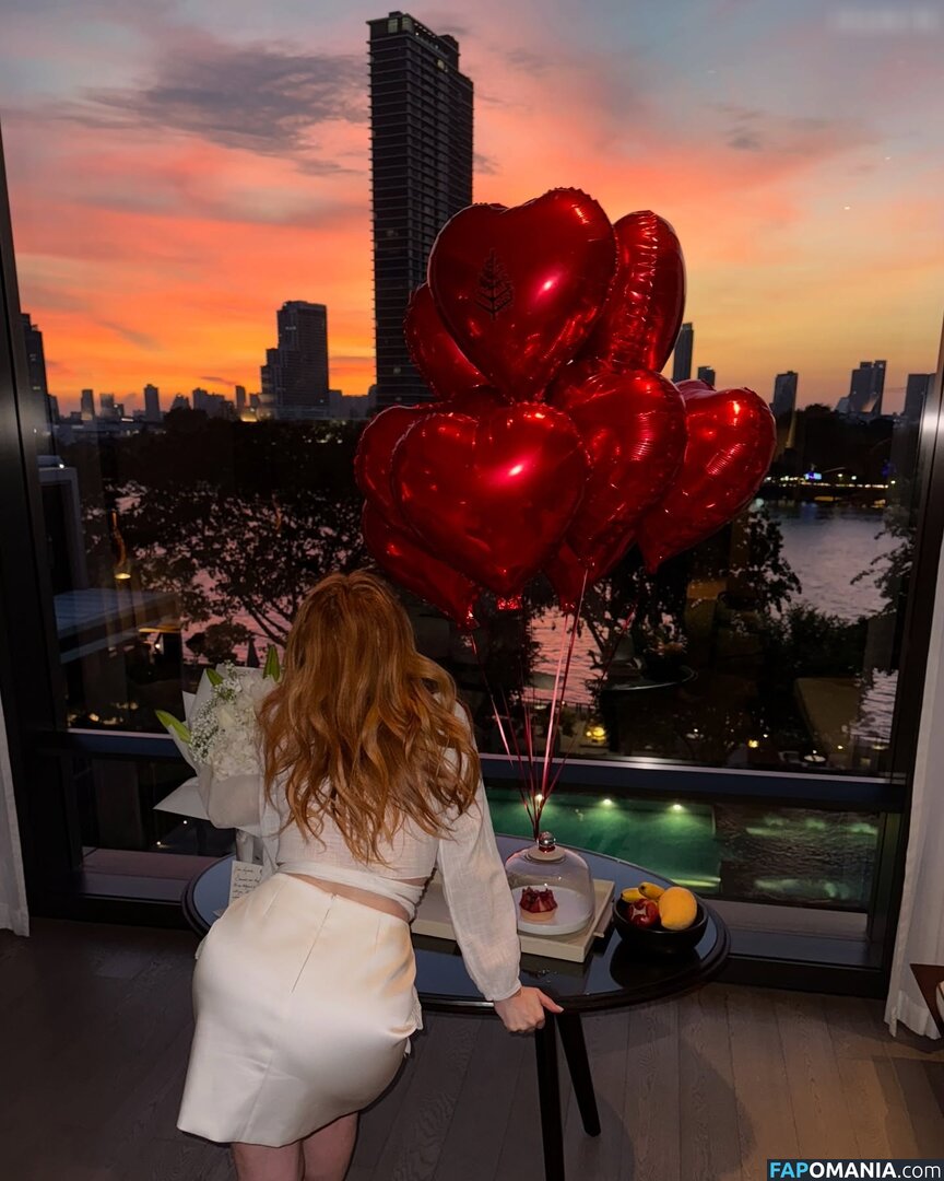 Palina Rojinski / PalinaRojinski / https: / palinski Nud OnlyFans  Fotografie scursă #15