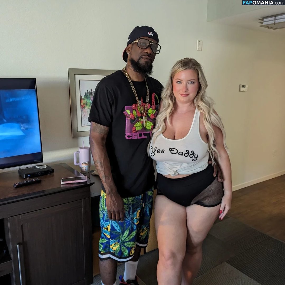 Mckenna Rae / Pawgdownthestreet121 / mckenna_rae121 Nud OnlyFans  Fotografie scursă #19
