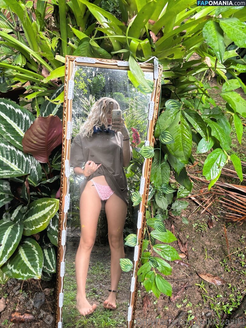 Pikkizaziki Nud OnlyFans  Fotografie scursă #16