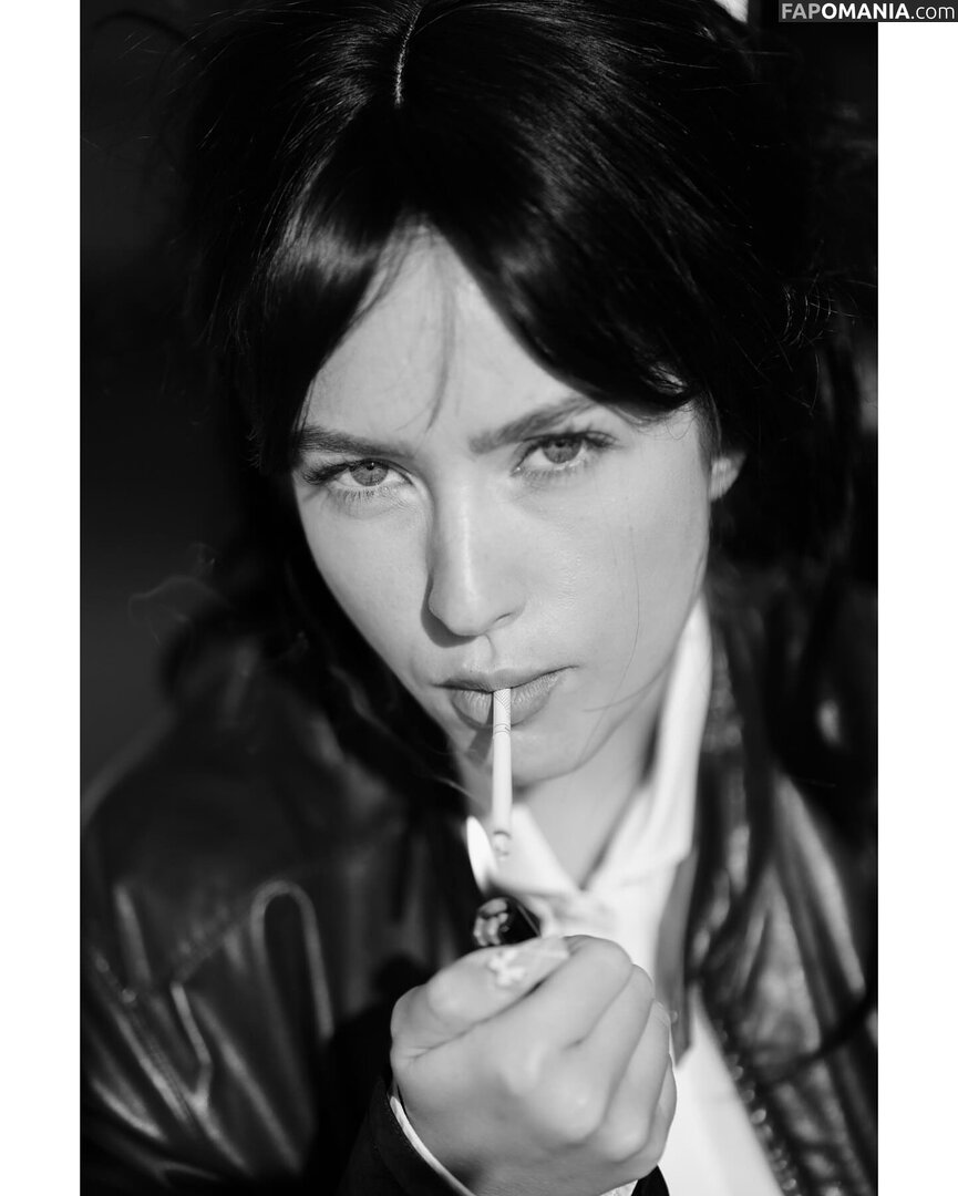 Pauline Maugauin / Pola Petrenko / polapetrenko Nud OnlyFans  Fotografie scursă #2