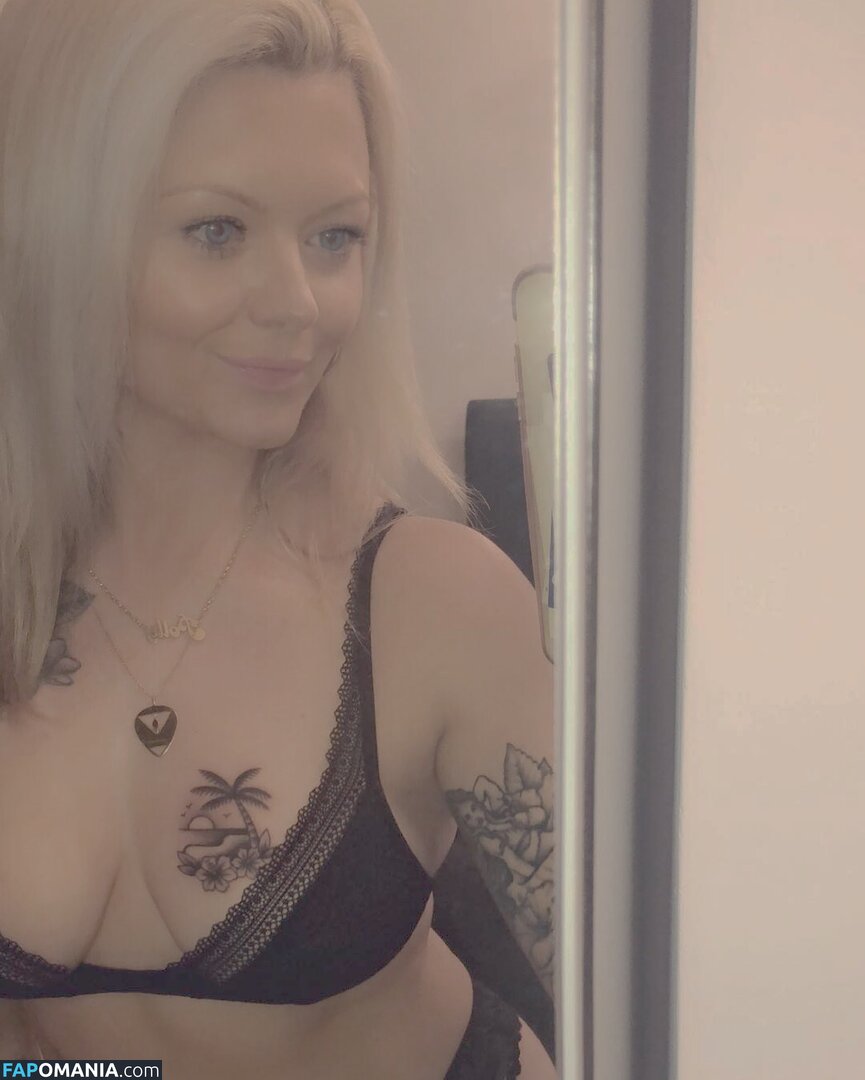 Darts / Polly James / pollyjames Nud OnlyFans  Fotografie scursă #7