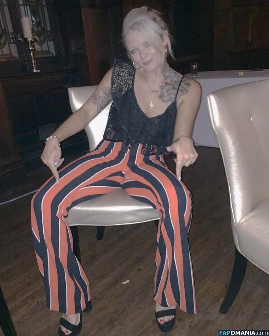 Darts / Polly James / pollyjames Nud OnlyFans  Fotografie scursă #8