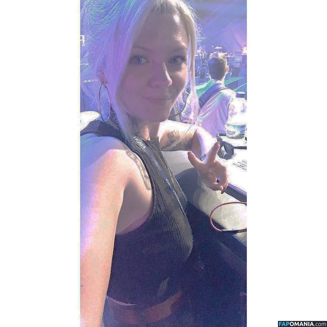 Darts / Polly James / pollyjames Nud OnlyFans  Fotografie scursă #14