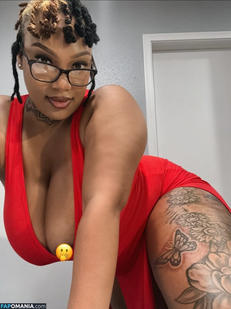 Queen Sznn / https: / locdqueenx Nud OnlyFans  Fotografie scursă #3