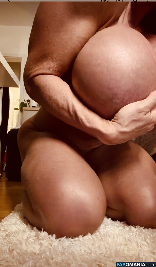 QueenMuscleBoobs Nud OnlyFans  Fotografie scursă #20
