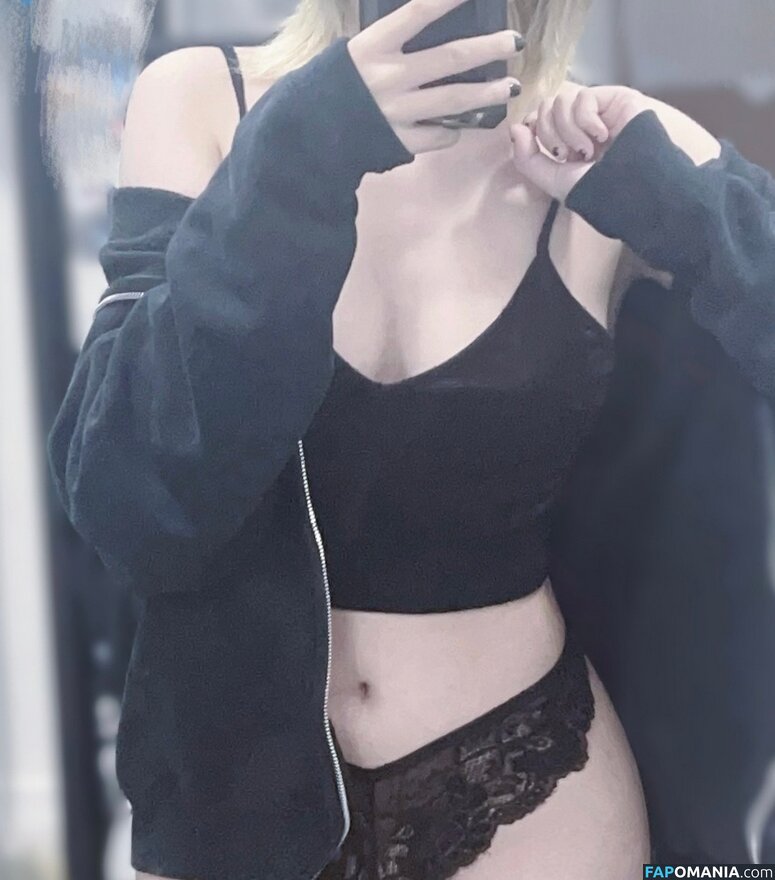 cw / https: / rabbit_poem / rabbitpoem Nud OnlyFans  Fotografie scursă #6