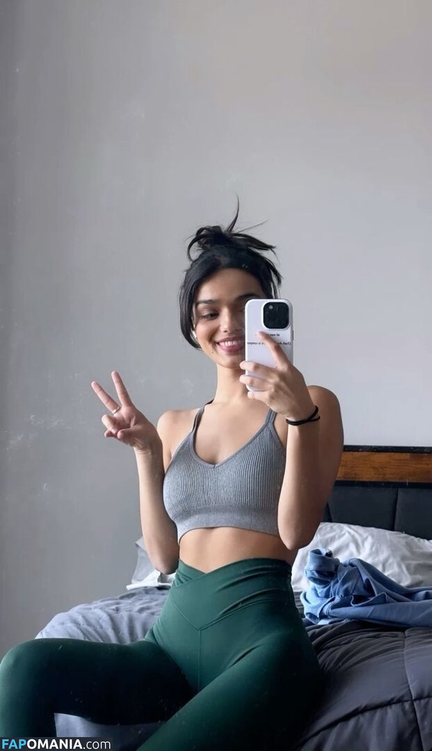 Rachel Zegler / rachelzegler / rachmariexoxo Nud OnlyFans  Fotografie scursă #866