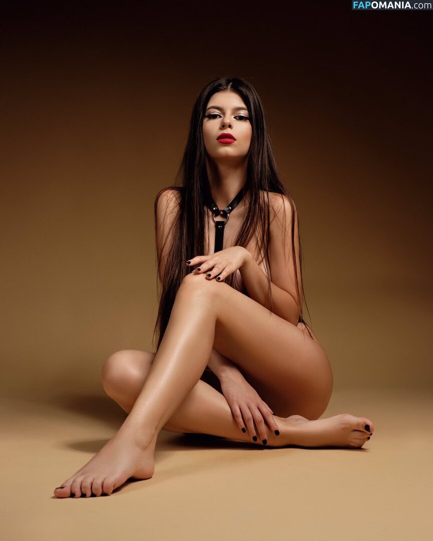 Raducu Mihaela / mihaelaraducu / raducumihaela / raducumihaela__ Nud OnlyFans  Fotografie scursă #1