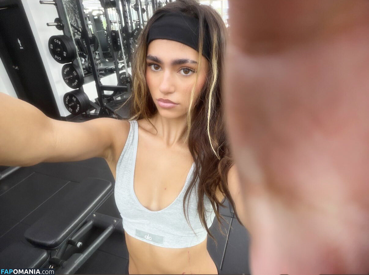 Rayna V / https: / raynaroseetv / raynavallandingham / raynavham Nud OnlyFans  Fotografie scursă #4