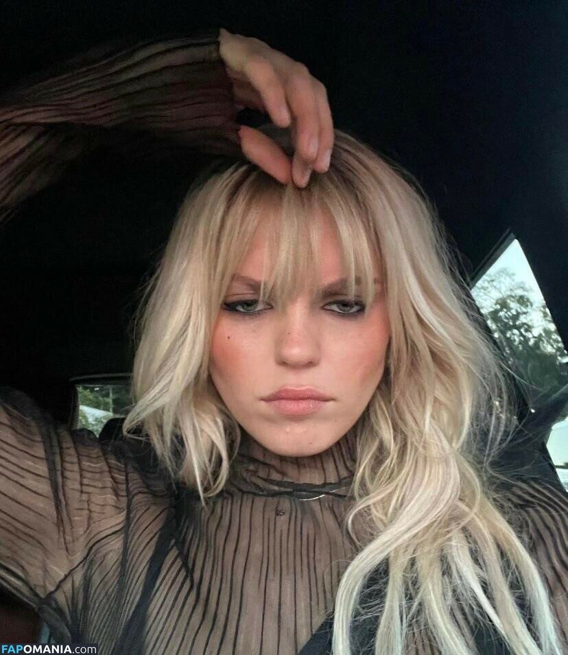 Renee Rapp / reneerapp Nud OnlyFans  Fotografie scursă #4