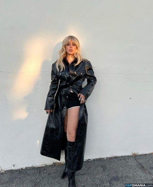 Renee Rapp / reneerapp Nud OnlyFans  Fotografie scursă #136