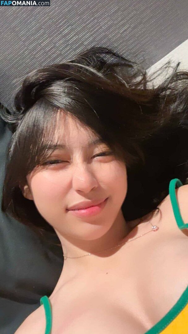 https: / notriissaaa / risaatjan Nud OnlyFans  Fotografie scursă #11