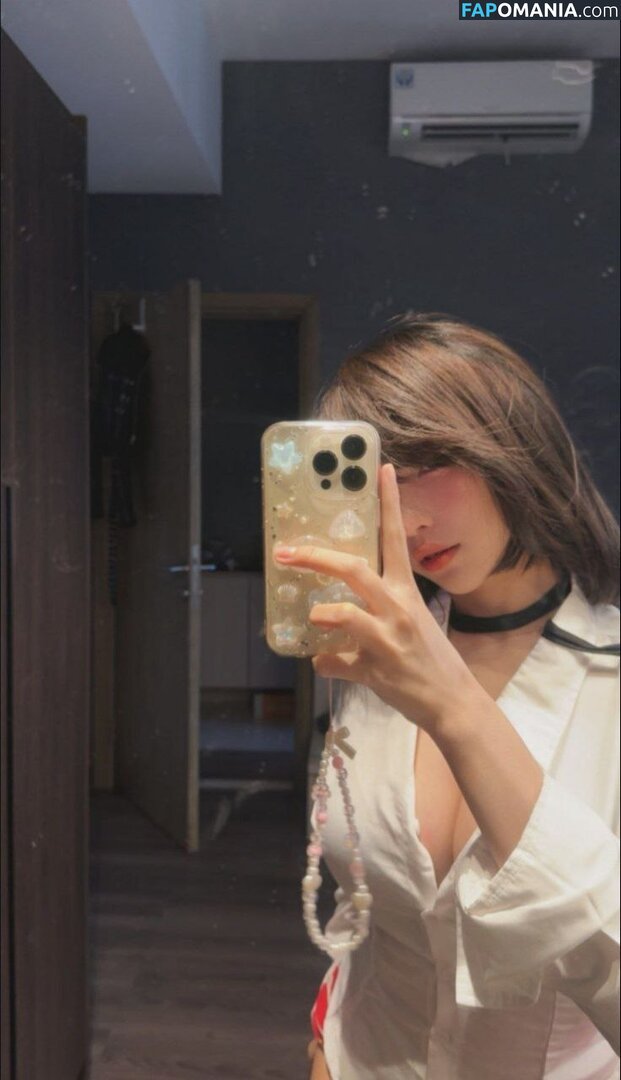 https: / notriissaaa / risaatjan Nud OnlyFans  Fotografie scursă #16