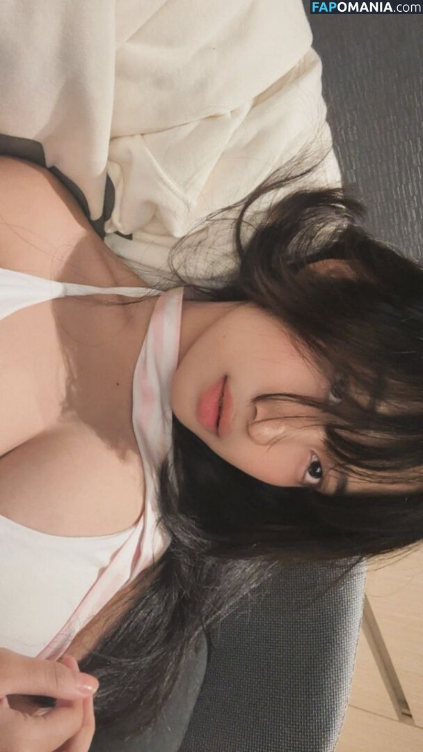 https: / notriissaaa / risaatjan Nud OnlyFans  Fotografie scursă #17