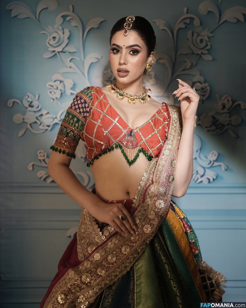 Riva Arora / https: / riva.arora.1 / riva.aroraofficial / rivarora_ Nud OnlyFans  Fotografie scursă #4