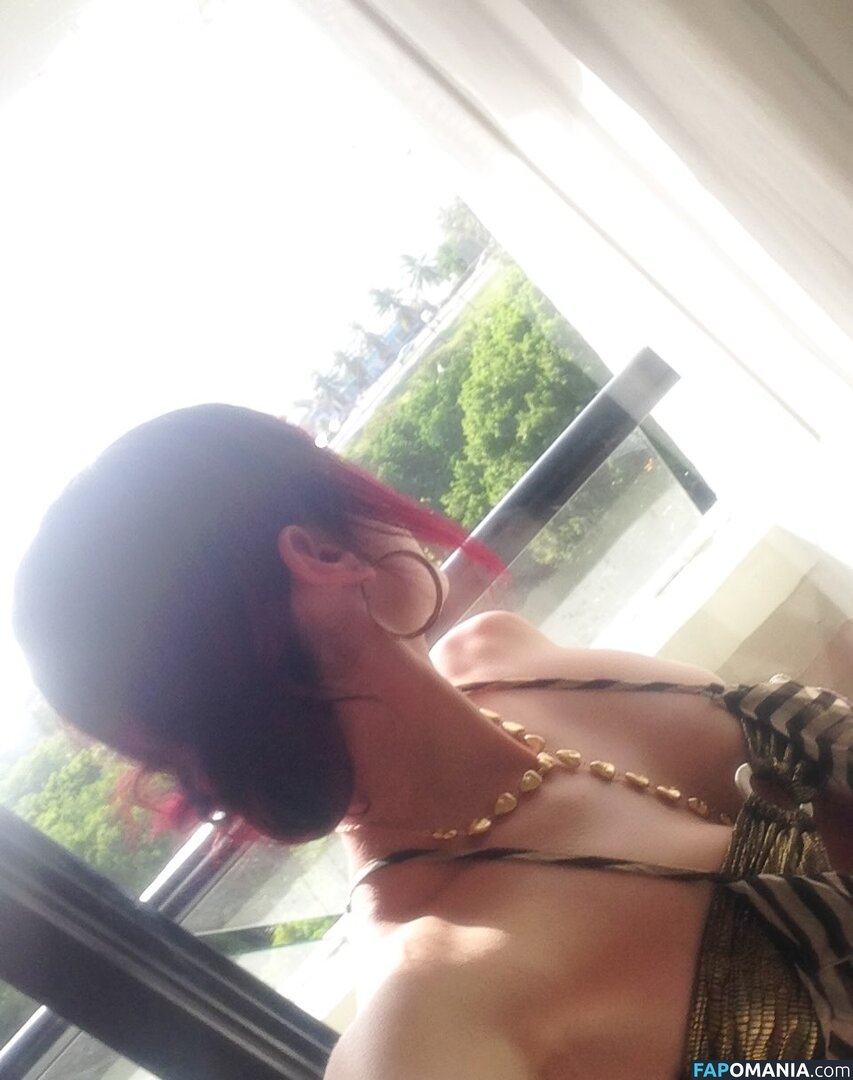 Runtkuntt Nud OnlyFans  Fotografie scursă #11