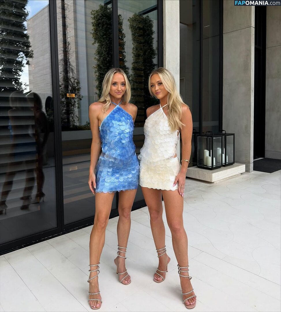 Rybka Twins / TheRybkaTwins / gosudarynia_rybka / rybkatwinsofficial / twins_rybka Nud OnlyFans  Fotografie scursă #13