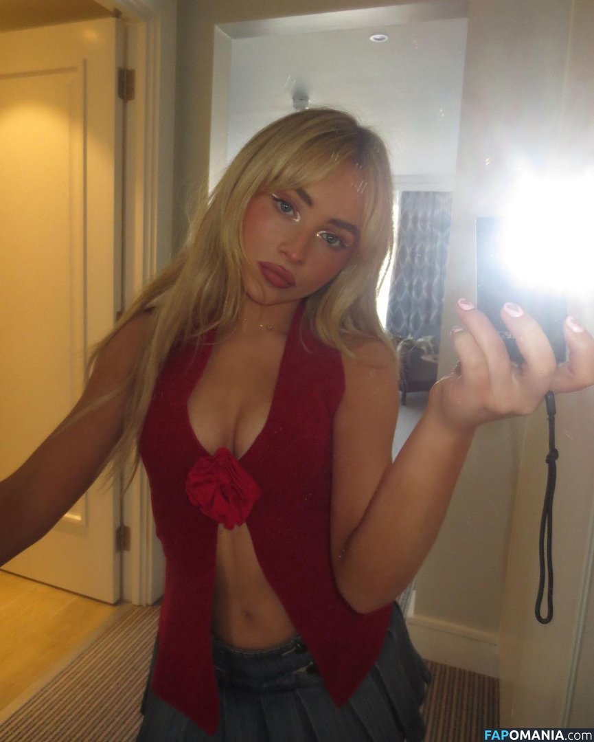 Sabrina Carpenter / https: / sabrinacarpenter Nud OnlyFans  Fotografie scursă #43