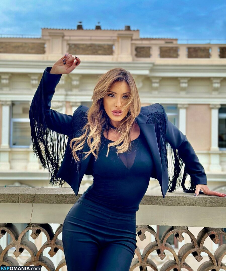 Sabrina Salerno / sabrinasalernofficial Nud OnlyFans  Fotografie scursă #1713