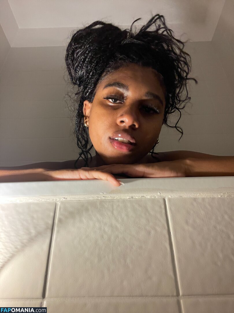 Cyber Hoe / saint_ziya / saintziya Nud OnlyFans  Fotografie scursă #2