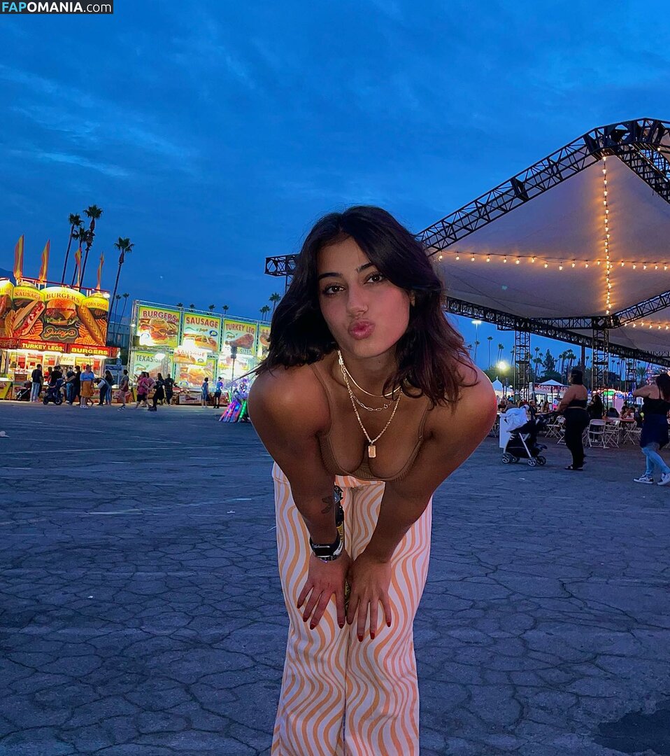 Sara Saffari / sarasaffari__ Nud OnlyFans  Fotografie scursă #4