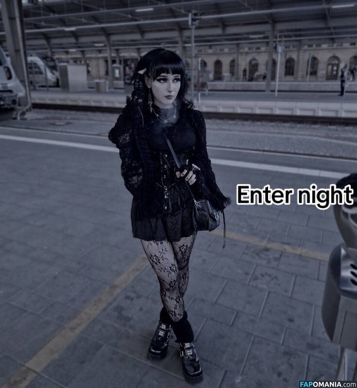 foxynfriendsmadebydesign / scorpionfl0wer / scrtcnt04 Nud OnlyFans  Fotografie scursă #3