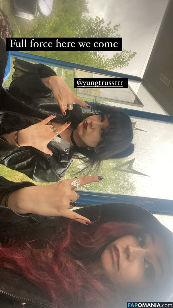 foxynfriendsmadebydesign / scorpionfl0wer / scrtcnt04 Nud OnlyFans  Fotografie scursă #4