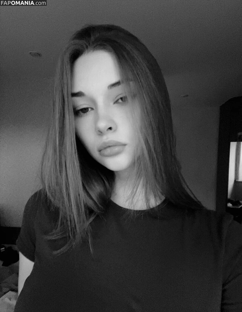Miroslava / reel / sharrimalagisi Nud OnlyFans  Fotografie scursă #10