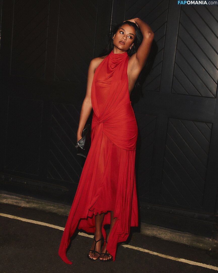 Simone Ashley / simoneashley Nud OnlyFans  Fotografie scursă #6