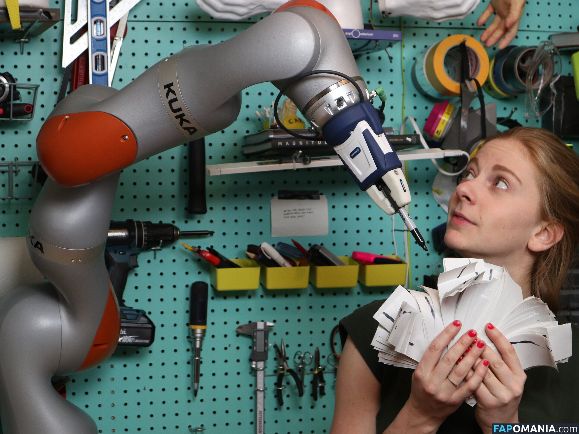 Simone Giertz / simonegiertz Nud OnlyFans  Fotografie scursă #3