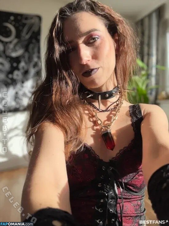 Skarlya / darkelements_byskarlya Nud OnlyFans  Fotografie scursă #2