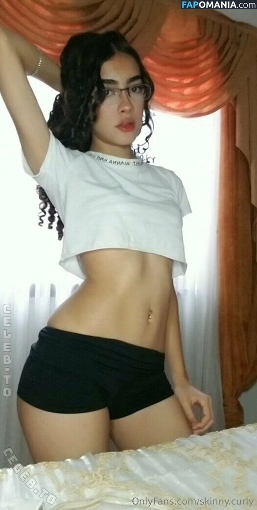 Skinny.Curly Nud OnlyFans  Fotografie scursă #4