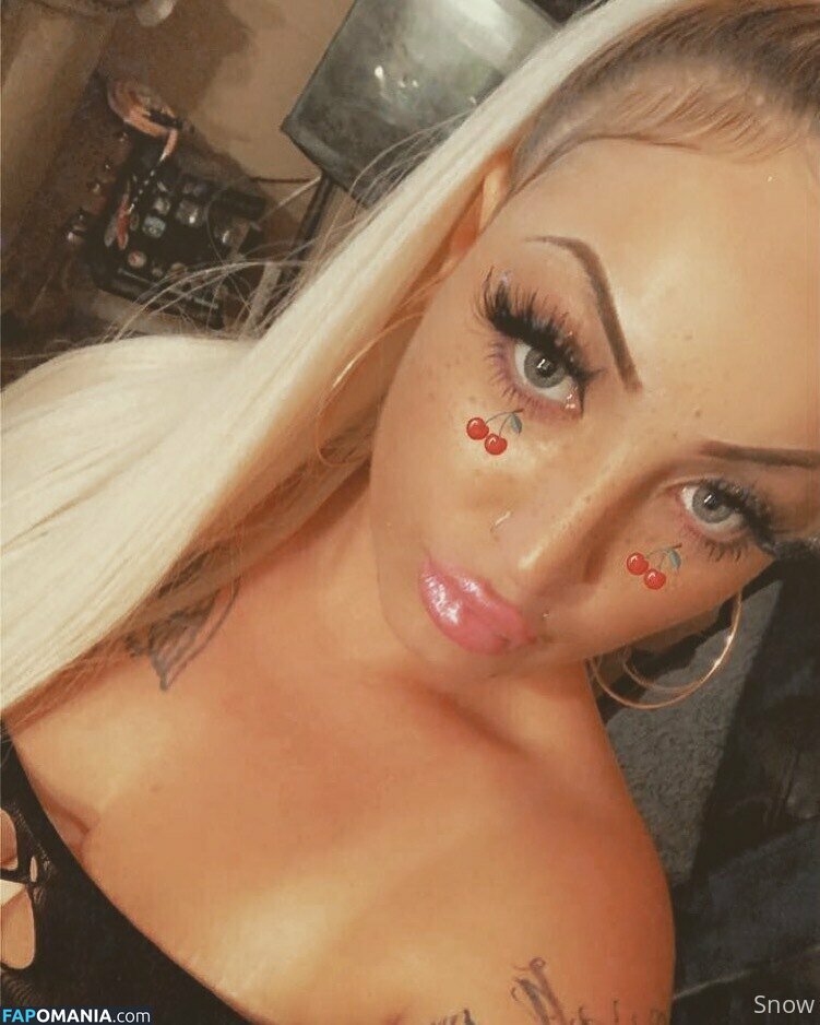 snowbunnygang420 / snowbunnysara420 Nud OnlyFans  Fotografie scursă #10
