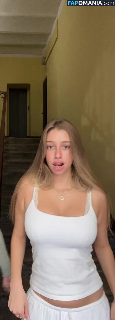 https: / sofyaplotnikova / xsofya_x Nud OnlyFans  Fotografie scursă #10