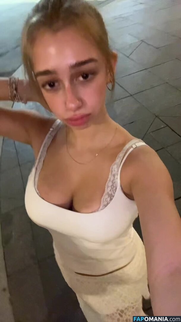https: / sofyaplotnikova / xsofya_x Nud OnlyFans  Fotografie scursă #17