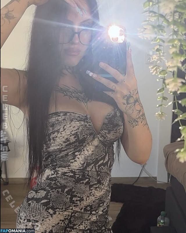 6.sophie.8 / sooophie_666 / your.local.hoe_68 Nud OnlyFans  Fotografie scursă #1