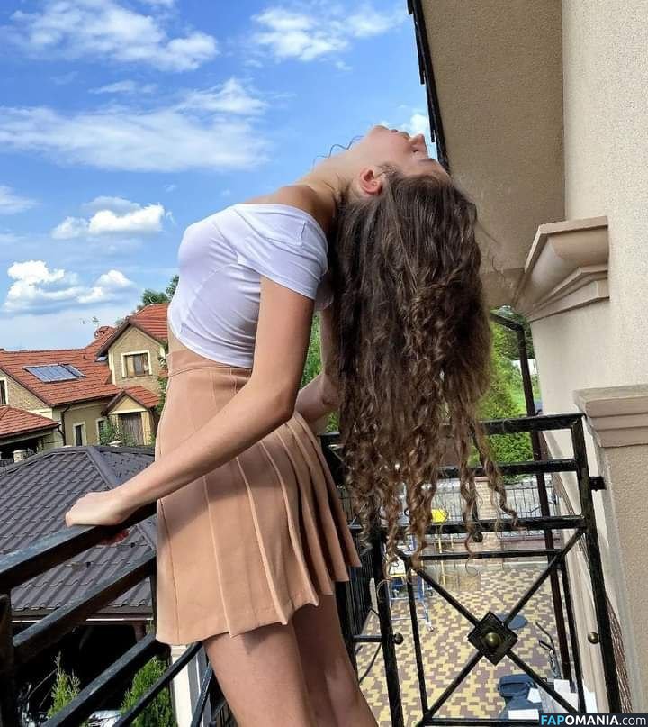 Derwald / Stefania Deriabina / st.efania4105 / xostefania Nud OnlyFans  Fotografie scursă #17