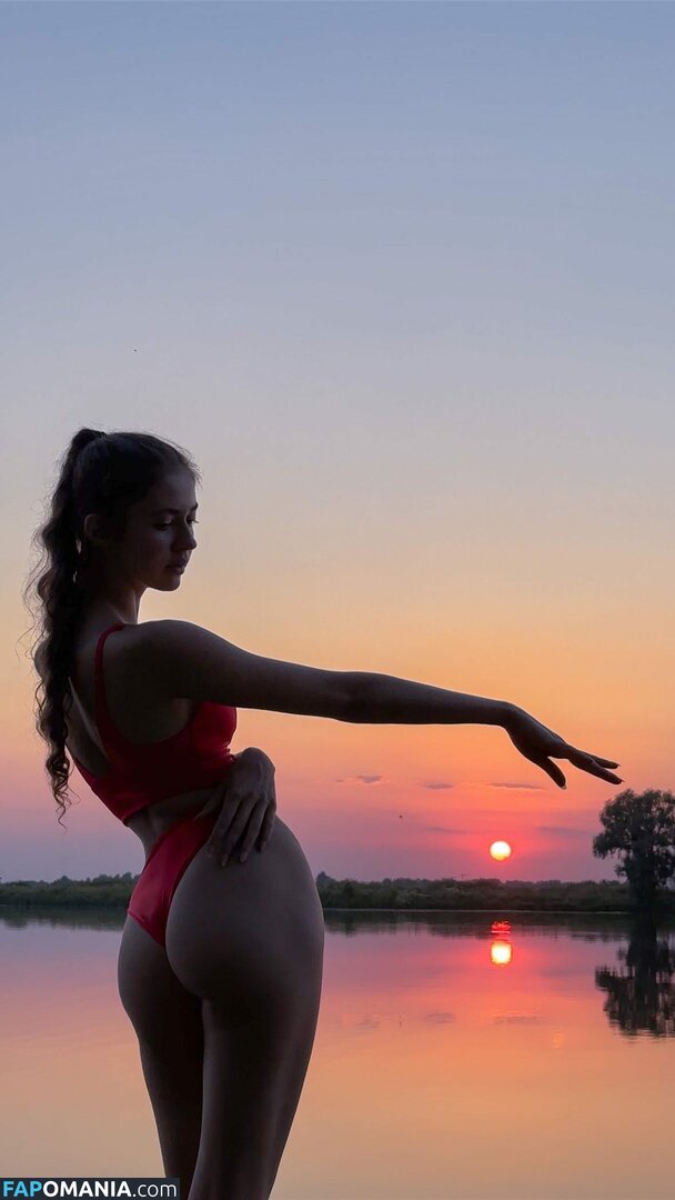 Derwald / Stefania Deriabina / st.efania4105 / xostefania Nud OnlyFans  Fotografie scursă #162
