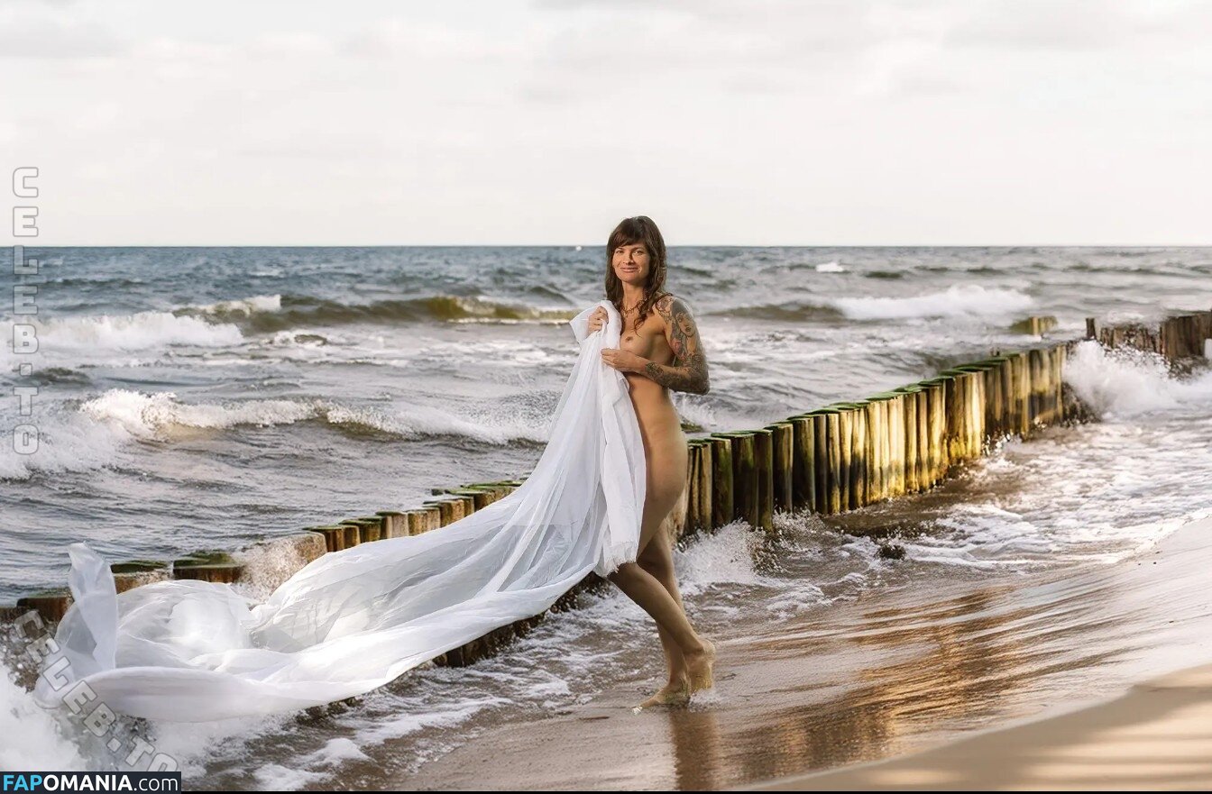 Steffiluxe / https: / steffiluxxe Nud OnlyFans  Fotografie scursă #2