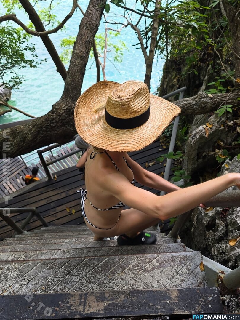 Stella Bossi / stellabossi Nud OnlyFans  Fotografie scursă #1