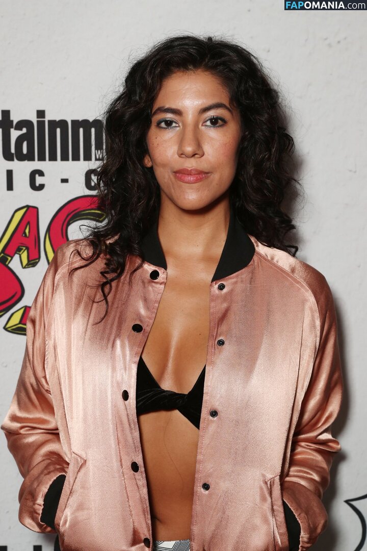 Rosa Diaz Brooklyn Nine-Nine / Stephanie Beatriz / stephaniebeatriz Nud OnlyFans  Fotografie scursă #42